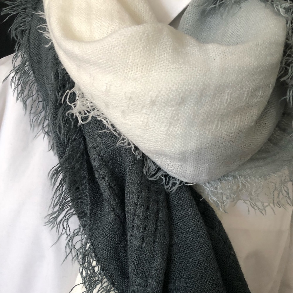 Loft Scarf/Wrap - Picture 5 of 5